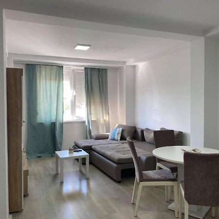 Rentster Apartman Kumanovo Kültér fotó