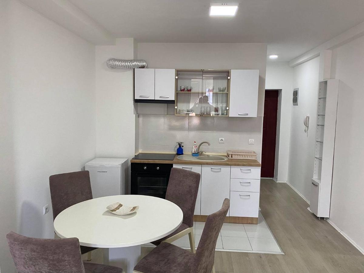 Rentster Apartman Kumanovo Kültér fotó