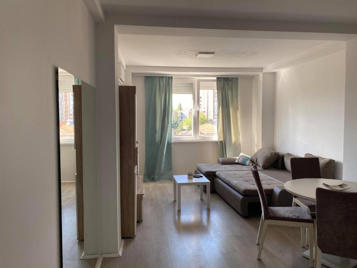Rentster Apartman Kumanovo Kültér fotó